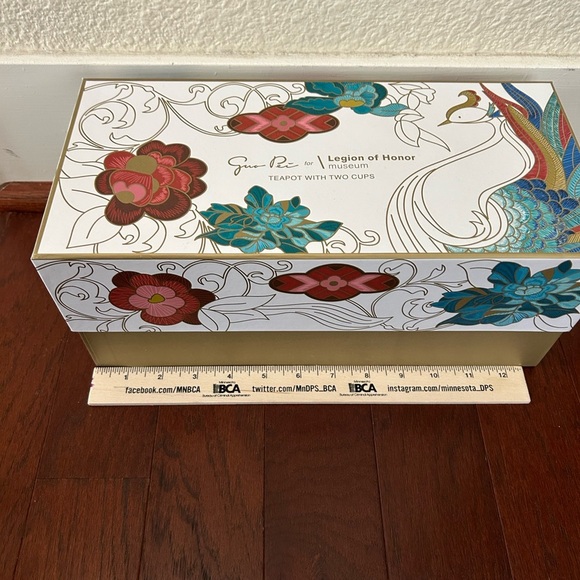 Guo Pei for Legion of Honor SF tea pot w/ 2 cups set new in box collectible - Picture 13 of 14